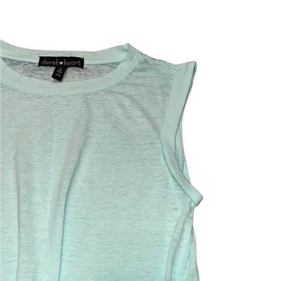 Derek Heart Juniors Tie-Hem Tank Top - Picture 5 of 10